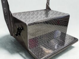 Dirks1993 - Peterbilt "Old Style" Battery/Tool Box