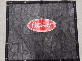 Dirks2148 - Peterbilt 379 Extended Hood Bug Screen